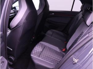 Volkswagen Golf VIII R-Line 2.0 TSI DSG / Navi, RFK, LED+