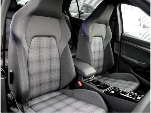 Volkswagen Golf VIII GTE FACELIFT Hybrid DSG ACC DCC AHK BLACK STYLE HEAD UP