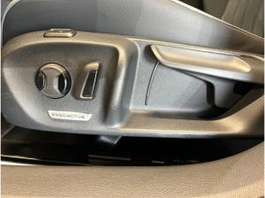 Volkswagen Passat Variant 2.0 TDI DSG Business Matrix AHK