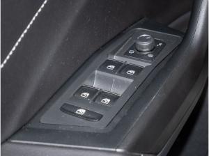 Volkswagen T-Roc 1.5 TSI R-Line Kamera LED-Plus Parklenkas.