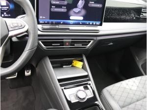 Volkswagen Tiguan R-Line 2.0 TDI 4M DSG / Pano, AHK, LED+