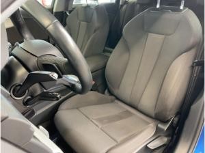 Audi A4 Avant 40 TDI quattro AHK Navi virtual LED