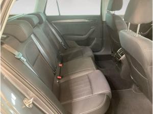 Skoda Superb Combi STYLE 2.0TDI DSG MATRIX.AHK.360°.NAVI.ACC.SITZHZG