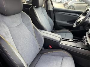 Skoda Superb Combi 2.0 TDI 142 kW 4x4 DSG Selection Allrad HUD AHK Navi digitales Cockpit