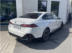 BMW i5 eDrive40 Limo M Sport || Autobahnass B&W 360°