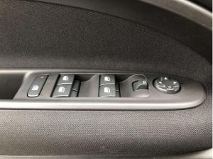 Fiat 600 E Red 54 kWh PDC LED Klimaautomatik