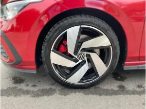 Volkswagen Golf VIII GTI 2.0TSI DSG ACC.5J-G.KAMERA.NAVI+VC.HARMAN.LED.APP-C.LKRD-HZG.SHZ