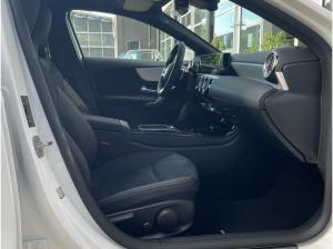 Mercedes-Benz A 200 d AMG Line Panorama Totwinkel 360°Kamera