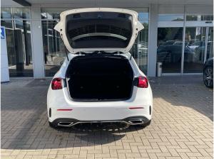 Mercedes-Benz A 200 d AMG Line Panorama Totwinkel 360°Kamera