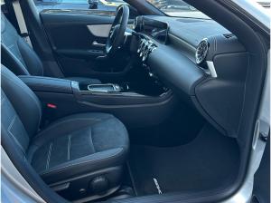 Mercedes-Benz CLA 200 AMG Line Night Distronic Totwinkel 360°K
