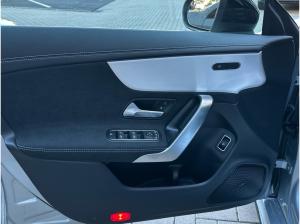Mercedes-Benz CLA 200 AMG Line Night Distronic Totwinkel 360°K