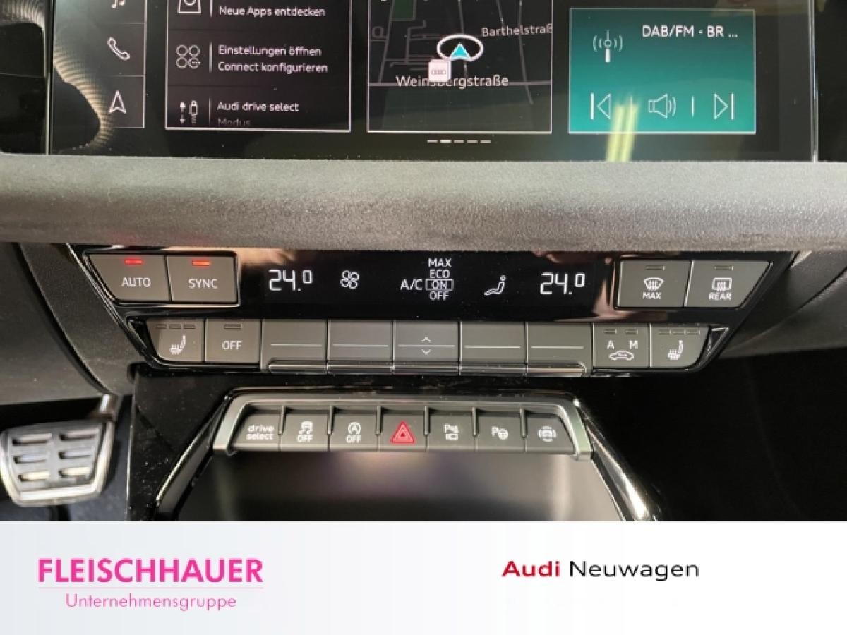 Audi RS3 Sportback 2.5 TFSI quattro S tronic *Panorama*Carbon Spoiler*VMAX280km/h*SONOS*Assistenzpaket*