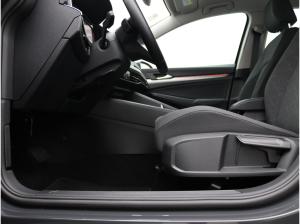 Volkswagen Golf Life 2.0 TDI DSG / Navi, App, LED, ACC, SHZ