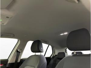 Volkswagen Golf VIII 2.0 TDI Move AHK LED LM 17" Navi PDC vo+hi ACC