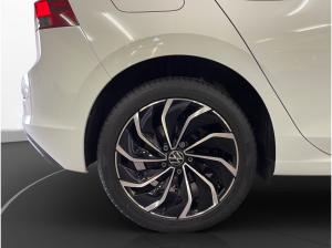 Volkswagen Golf VIII 2.0 TDI Move AHK LED LM 17" Navi PDC vo+hi ACC