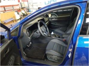 Volkswagen Golf VIII 2.0 TSI DSG R 4Motion Akrapovic AHK Pano Leder Head Up