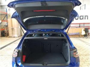 Volkswagen Golf VIII 2.0 TSI DSG R 4Motion Akrapovic AHK Pano Leder Head Up