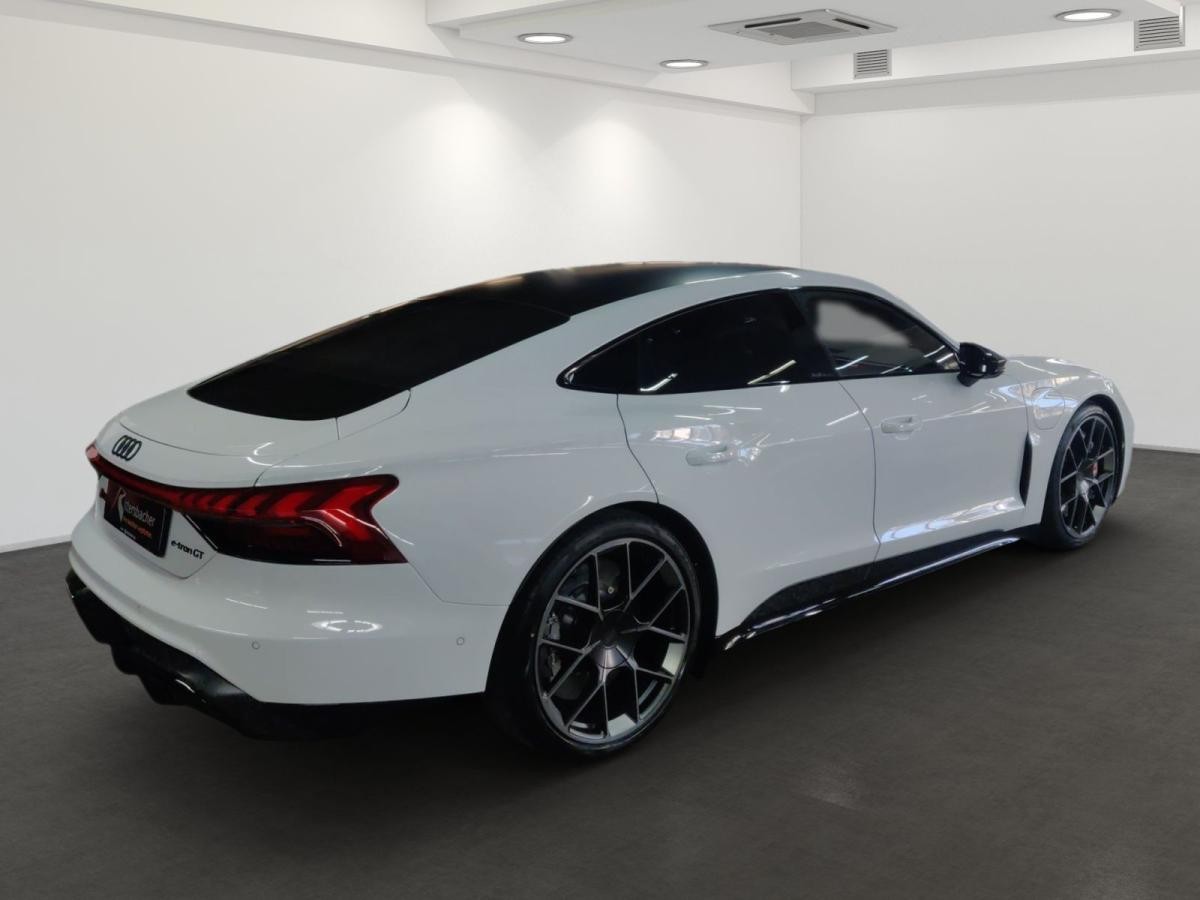 Audi RS e-tron GT performance - Head-up-Display - Audi virtual cockpit plus mit zusätzlichem RS-Layout - Bang & Olufse