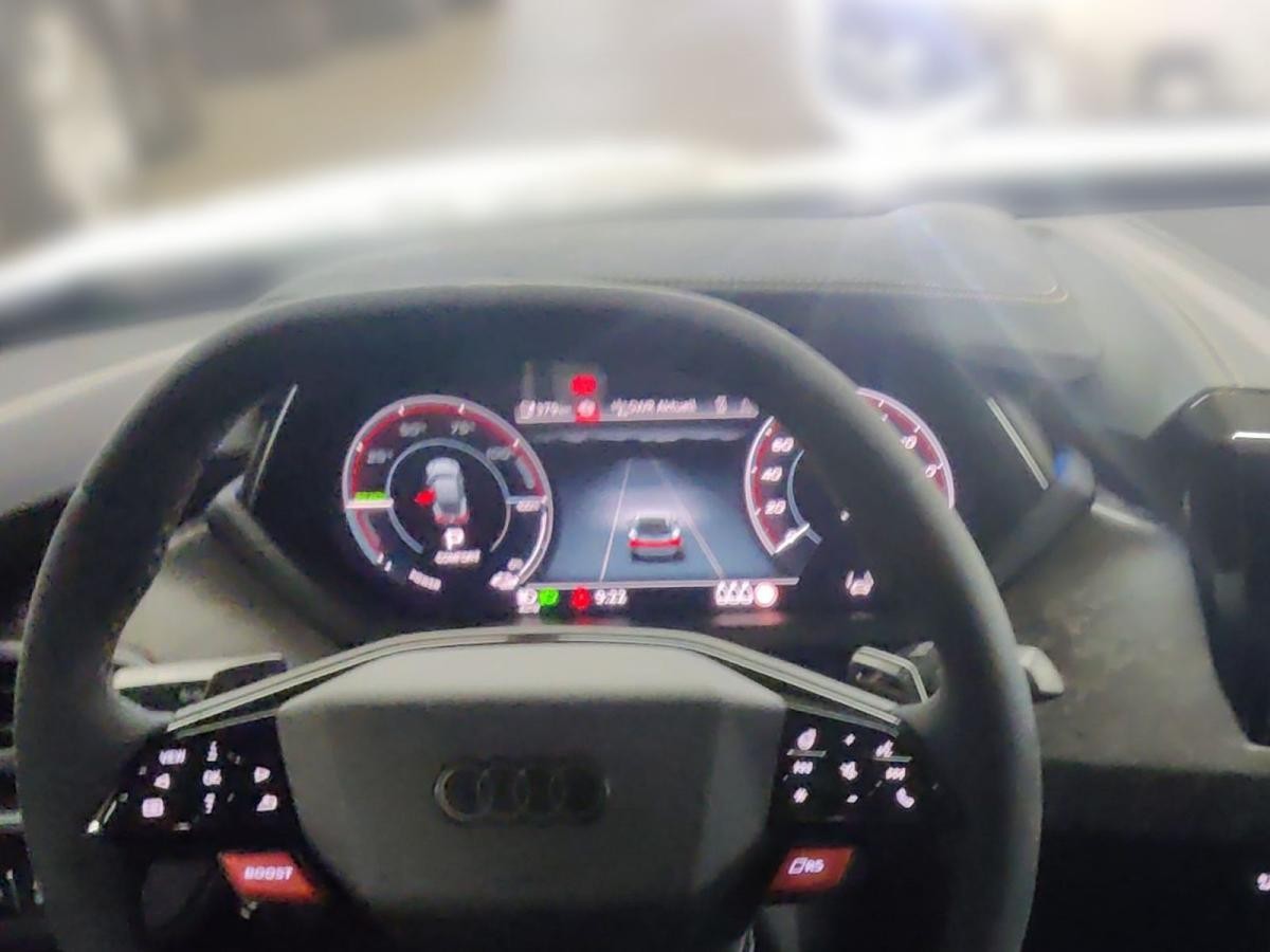Audi RS e-tron GT performance - Head-up-Display - Audi virtual cockpit plus mit zusätzlichem RS-Layout - Bang & Olufse