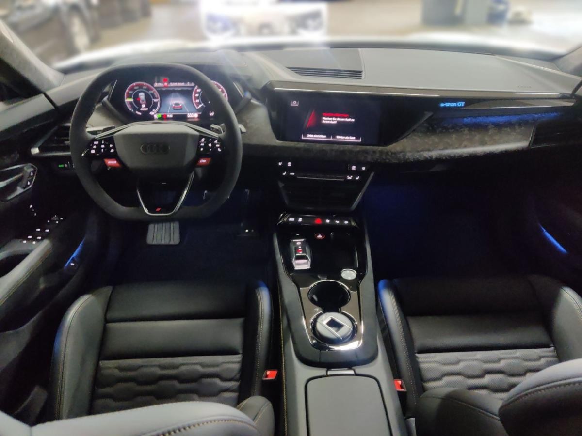 Audi RS e-tron GT performance - Head-up-Display - Audi virtual cockpit plus mit zusätzlichem RS-Layout - Bang & Olufse