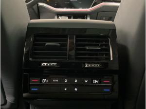 Volkswagen Touareg R-LINE BLACK 3.0TSI NP.109T STDHZG.PANO.AHK.LUFT.KAMERA.20 SITZ-KLIM