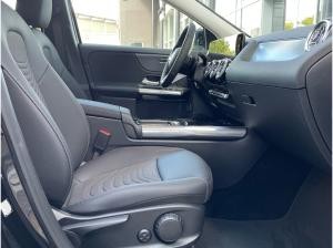 Mercedes-Benz GLA 200 Progressive 360°-Kamera Ambiente AHK