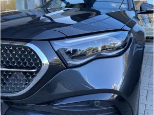 Mercedes-Benz E 220 d T AMG DigitalLight Panorama Distron. AHK