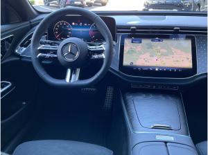 Mercedes-Benz E 220 d T AMG DigitalLight Panorama Distron. AHK