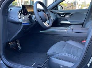 Mercedes-Benz E 220 d T AMG DigitalLight Panorama Distron. AHK