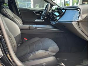 Mercedes-Benz E 200 d AMG DigitalLight Panorama Distronic AHK