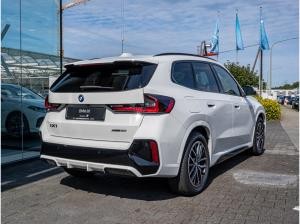 BMW iX1 xDrive30 M-Sport LED HUD 360° HK