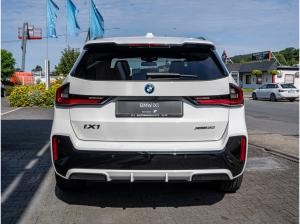 BMW iX1 xDrive30 M-Sport LED HUD 360° HK