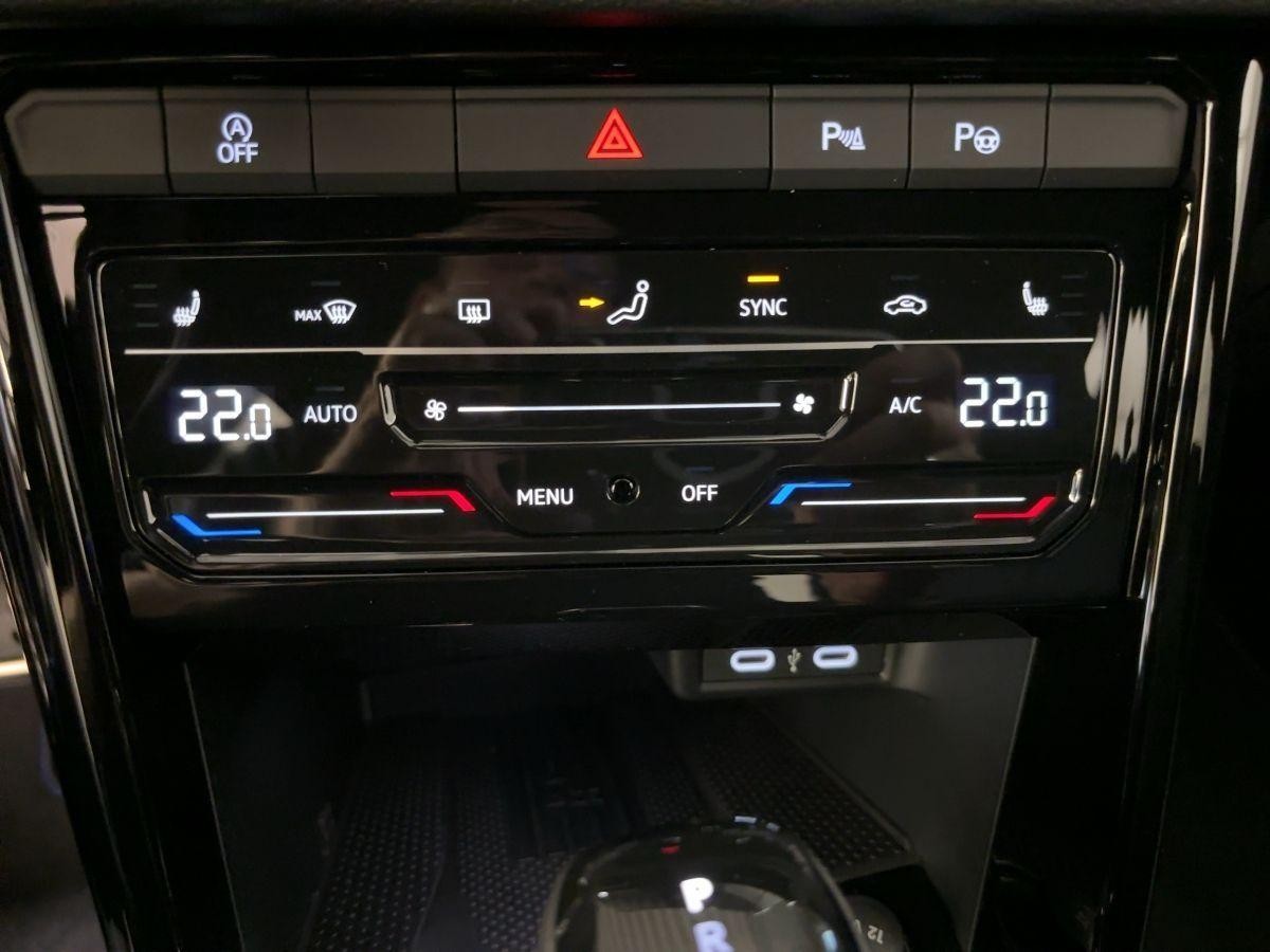 Volkswagen T-Roc R 2.0 TSI 4MOTION 300 PS DSG *AHZV NAVI WR*