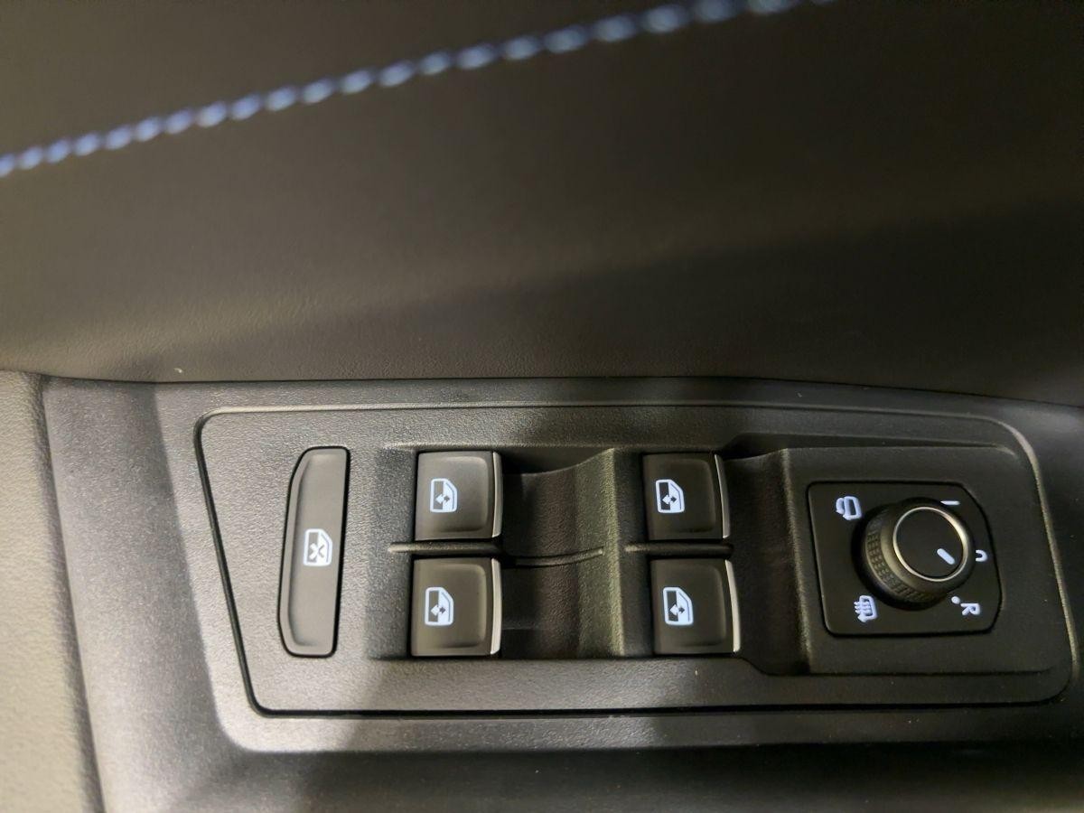 Volkswagen T-Roc R 2.0 TSI 4MOTION 300 PS DSG *AHZV NAVI WR*