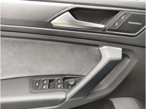 Volkswagen Tiguan 2.0 TSI DSG 4M. R Akrapovic Harman Kardon Navi IQ.Light DCC DAB+ FrontAssist