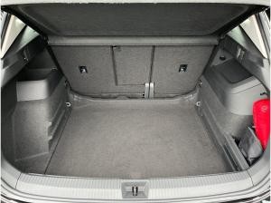 Volkswagen Tiguan 1.5 eTSI DSG / Navi, App, LED, AHK, RFK