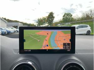 Audi Q2 35 TFSI S-tronic / MMI-Navi plus, LED, RFK