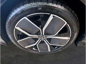 Volkswagen Golf Variant R-Line 1,5 l DSG *AHK**Pano*