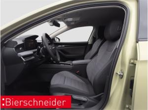 Skoda Superb Combi 2,0 TDI DSG Selection AHK ACC RFK MATRIX-LED KEYLESS