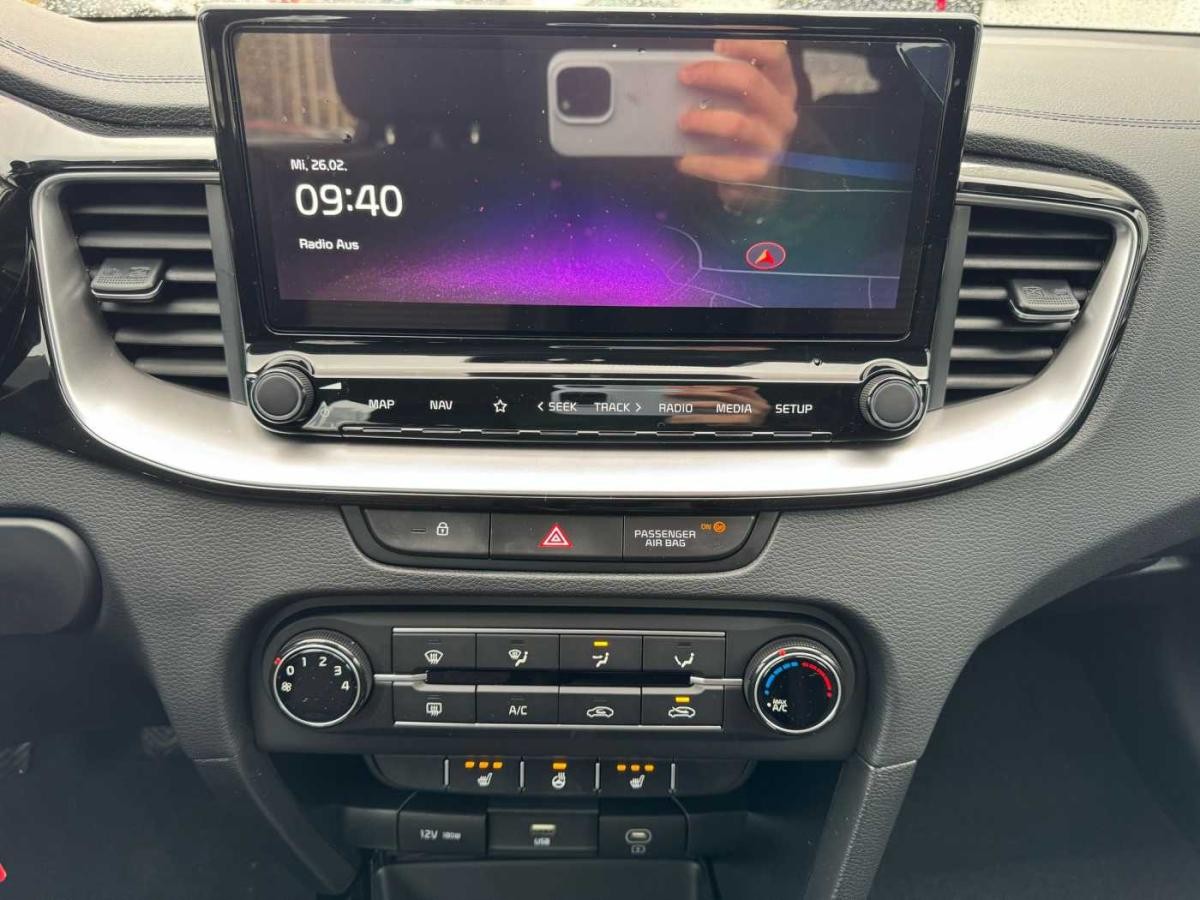 Kia Ceed SW 1.5 T-GDI Vision +SHZ+RFK