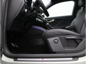 Audi Q2 S-Line 40 TFSI quattro S-tronic / Matrix, AHK
