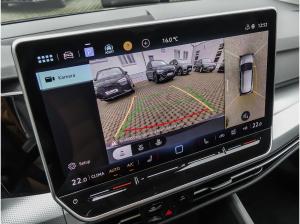 Volkswagen Golf 1.5 eTSI Goal AHK Area View