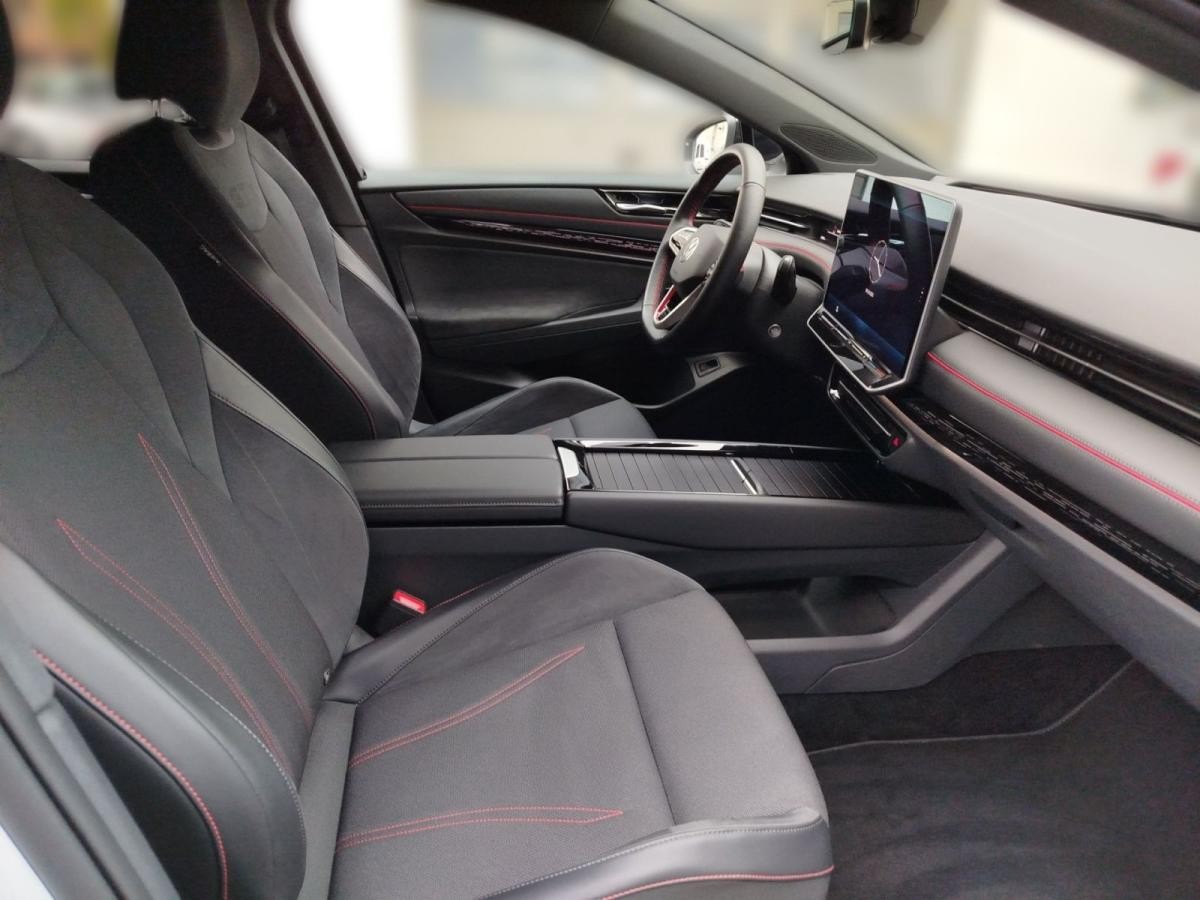 Volkswagen ID.7 Tourer GTX 4-Motion Navi IQ.Light DAB+ FrontAssist