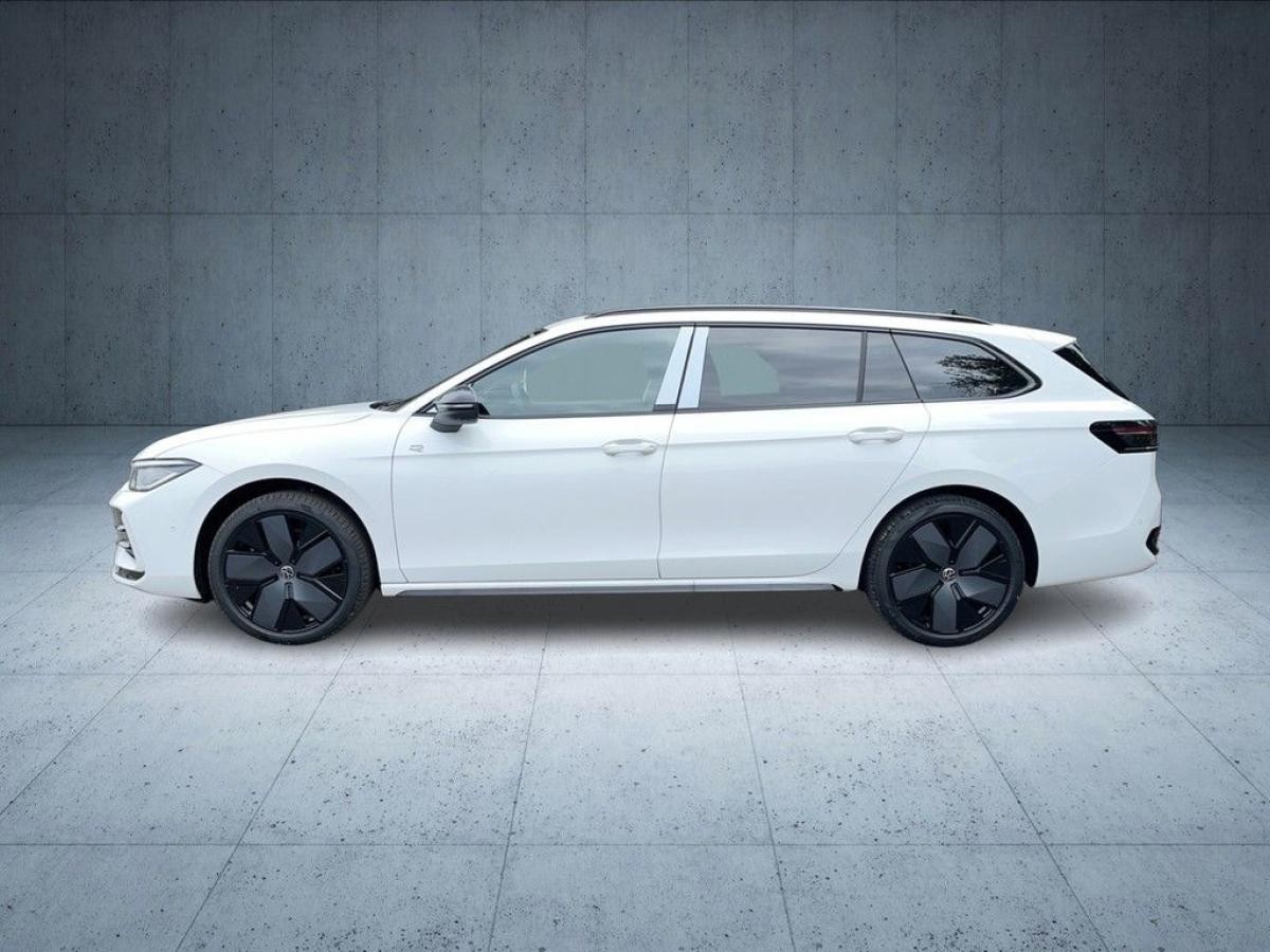 Volkswagen Passat R-Line 2.0 TDI DSG AHK Navi IQ SHZ