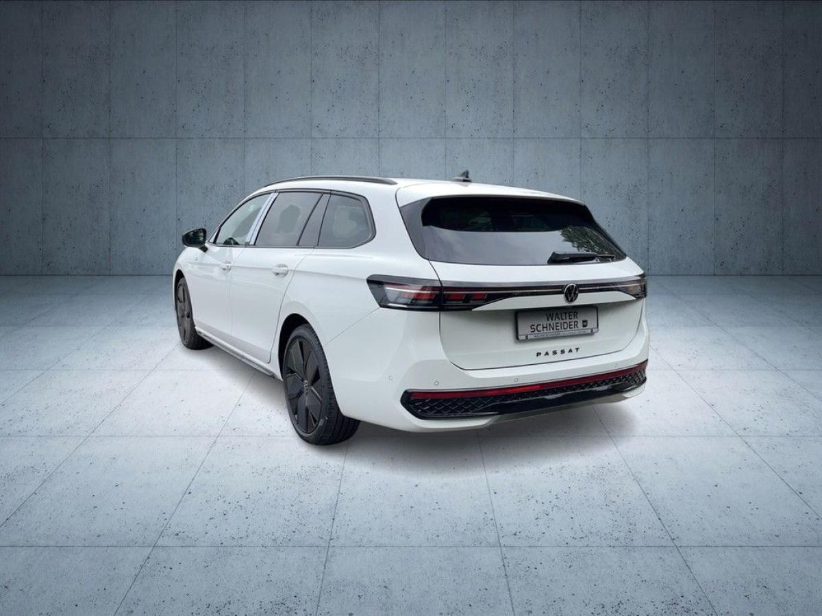 Volkswagen Passat R-Line 2.0 TDI DSG AHK Navi IQ SHZ