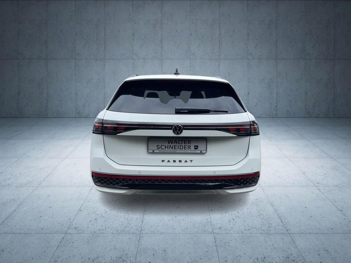 Volkswagen Passat R-Line 2.0 TDI DSG AHK Navi IQ SHZ