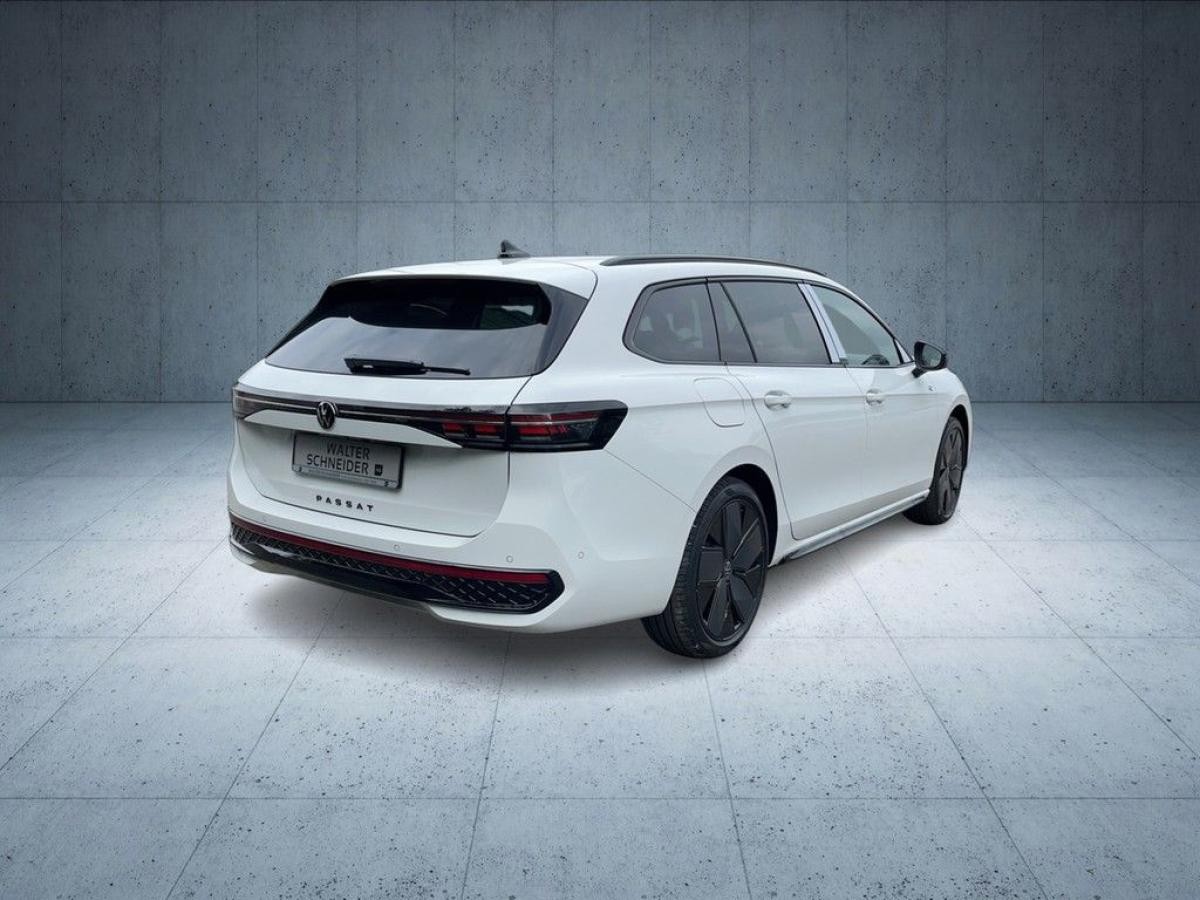 Volkswagen Passat R-Line 2.0 TDI DSG AHK Navi IQ SHZ