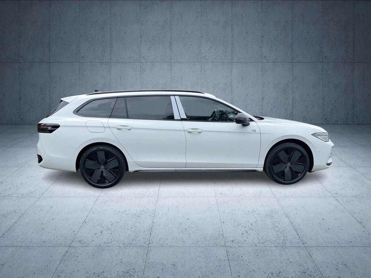 Volkswagen Passat R-Line 2.0 TDI DSG AHK Navi IQ SHZ