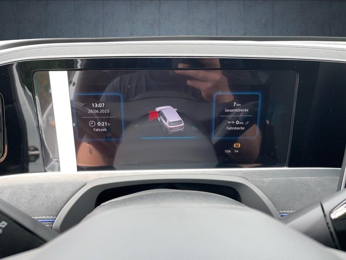 Volkswagen Passat R-Line 2.0 TDI DSG AHK Navi IQ SHZ