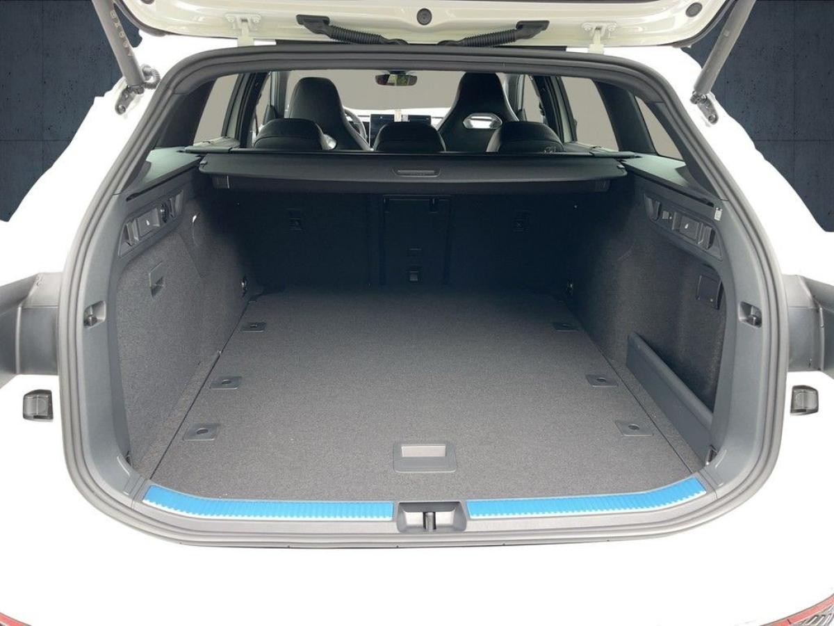 Volkswagen Passat R-Line 2.0 TDI DSG AHK Navi IQ SHZ